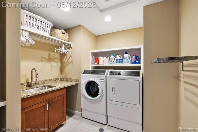1345 E Lake Drive, Novi, MI 48377