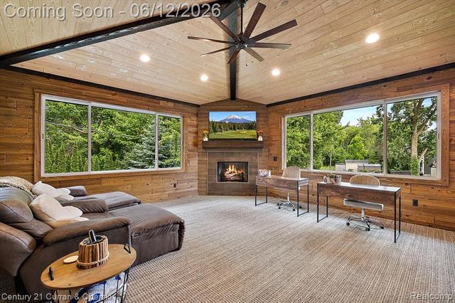 1345 E Lake Drive, Novi, MI 48377