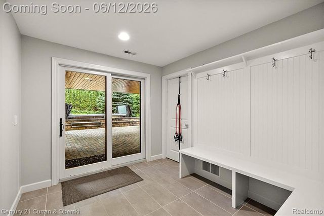1345 E Lake Drive, Novi, MI 48377