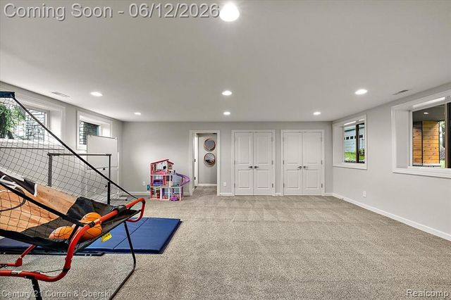 1345 E Lake Drive, Novi, MI 48377