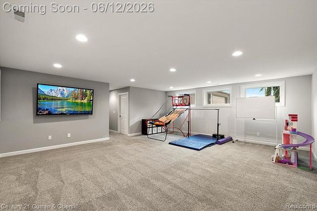 1345 E Lake Drive, Novi, MI 48377