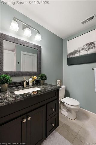 1345 E Lake Drive, Novi, MI 48377