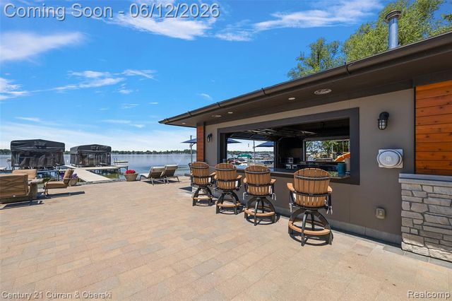 1345 E Lake Drive, Novi, MI 48377