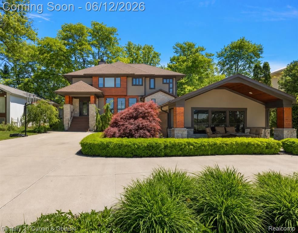 1345 E Lake Drive, Novi, MI 48377