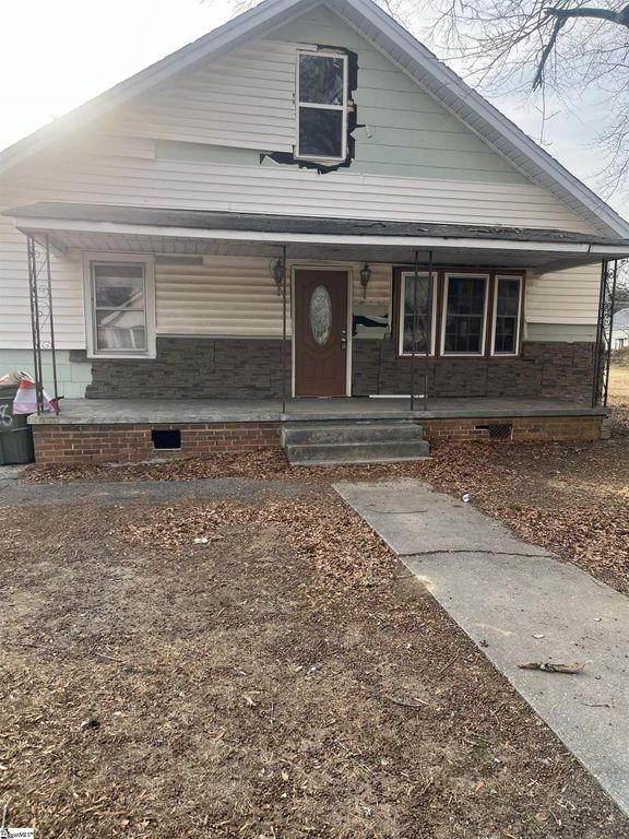 98 Palmetto Street, Clinton, SC 29325