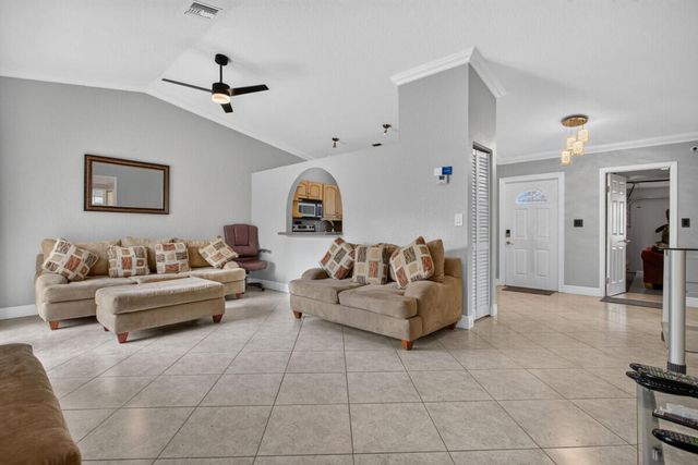 7516 NW 88th Terrace, Tamarac, FL 33321