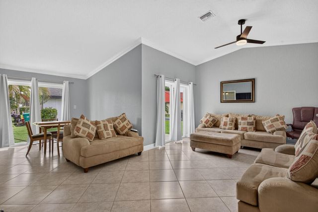 7516 NW 88th Terrace, Tamarac, FL 33321