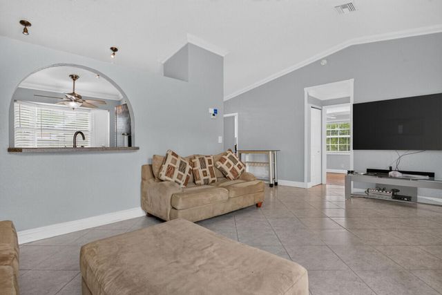 7516 NW 88th Terrace, Tamarac, FL 33321