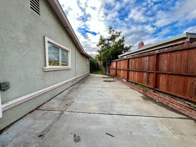309 Lovell Way, Manteca, CA 95336
