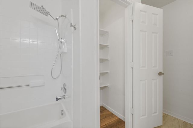 8006 Ginger Park Drive, Baytown, TX 77521