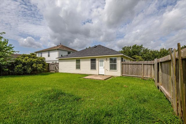 8006 Ginger Park Drive, Baytown, TX 77521