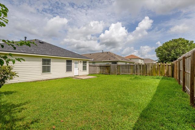 8006 Ginger Park Drive, Baytown, TX 77521