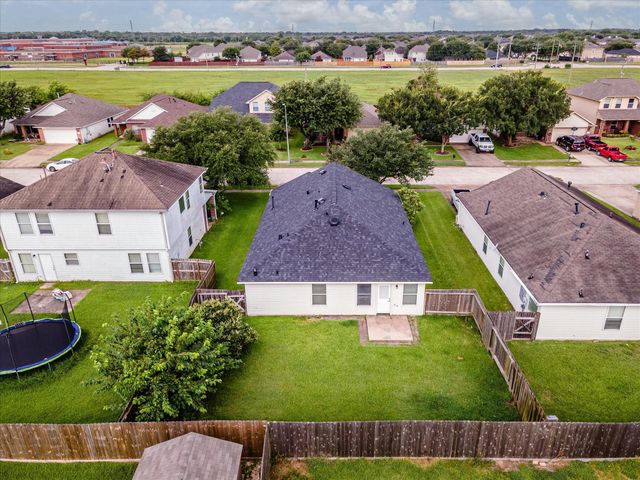 8006 Ginger Park Drive, Baytown, TX 77521