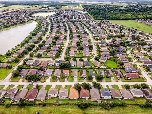 8006 Ginger Park Drive, Baytown, TX 77521