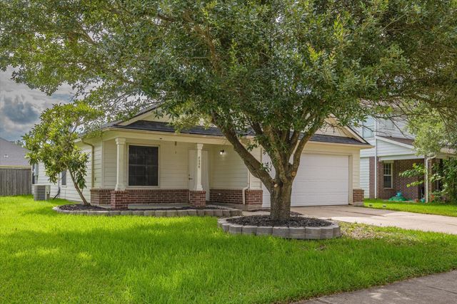 8006 Ginger Park Drive, Baytown, TX 77521