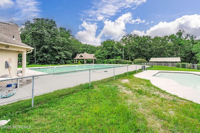10 Bayberry Court, Jackson, NJ 08527