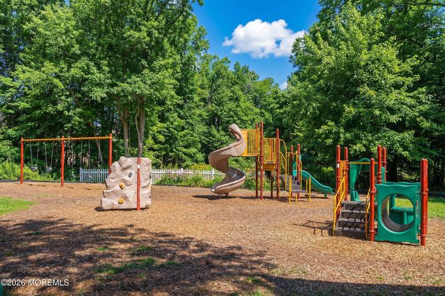 10 Bayberry Court, Jackson, NJ 08527