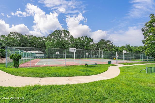 10 Bayberry Court, Jackson, NJ 08527