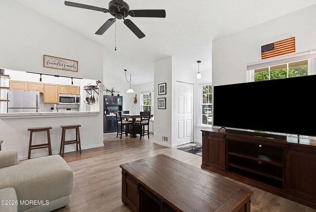 10 Bayberry Court, Jackson, NJ 08527