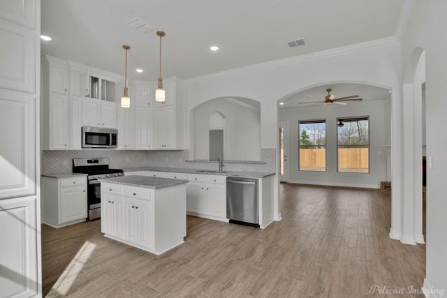 524 Dogwood South Lane, Haughton, LA 71037