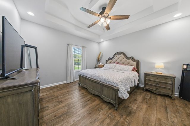 530 Fairway Dr, Lafayette, TN 37083