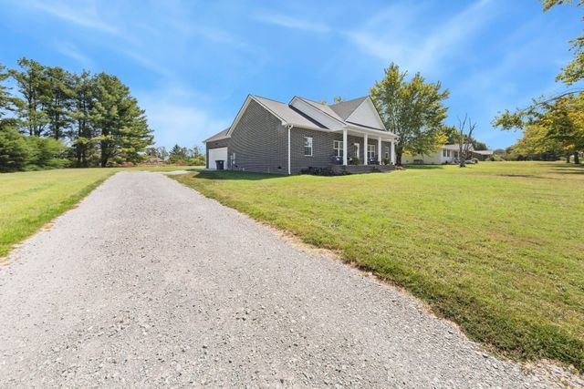 530 Fairway Dr, Lafayette, TN 37083