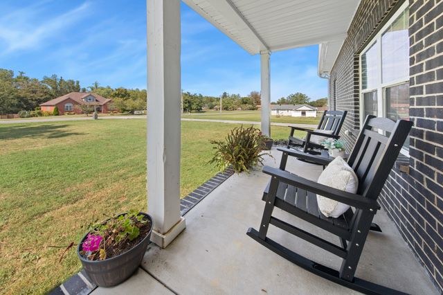 530 Fairway Dr, Lafayette, TN 37083