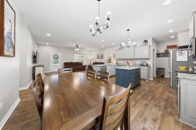 530 Fairway Dr, Lafayette, TN 37083