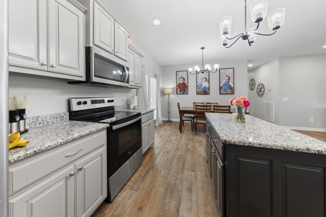 530 Fairway Dr, Lafayette, TN 37083