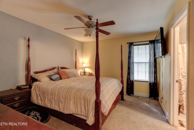 2006 Mccroskey Ave, Knoxville, TN 37917