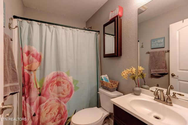 2006 Mccroskey Ave, Knoxville, TN 37917