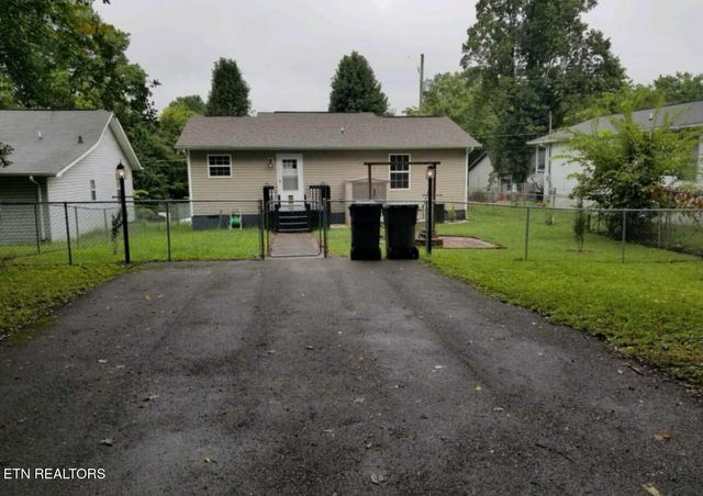2006 Mccroskey Ave, Knoxville, TN 37917