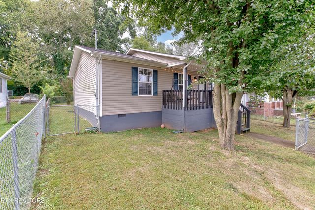 2006 Mccroskey Ave, Knoxville, TN 37917
