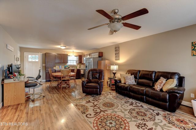2006 Mccroskey Ave, Knoxville, TN 37917