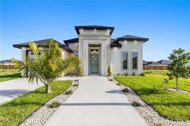 1200 E Boxwood Avenue, San Juan, TX 78589