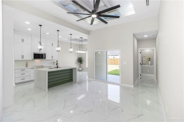 1200 E Boxwood Avenue, San Juan, TX 78589