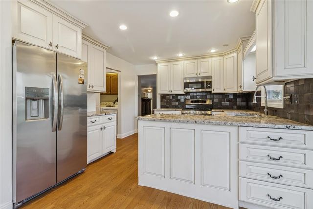 417 River Bluff Circle, Naperville, IL 60540