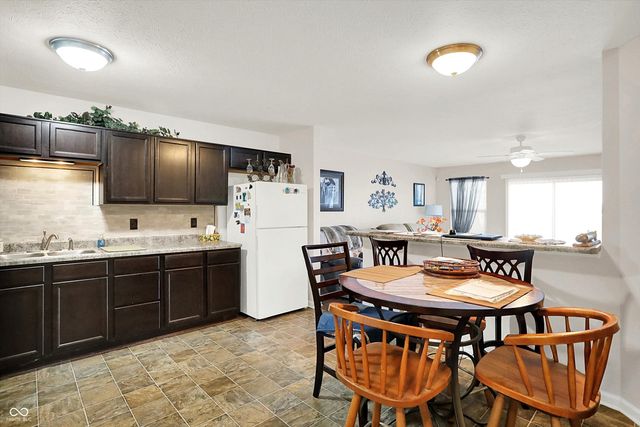 6431 Emerald Springs Drive, Indianapolis, IN 46221