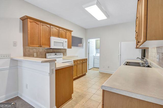2585 Rosehill Circle, Lithia Springs, GA 30122