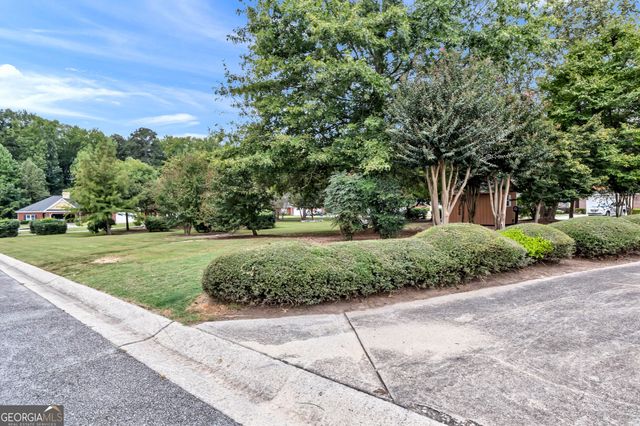 2585 Rosehill Circle, Lithia Springs, GA 30122