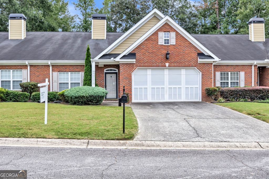 2585 Rosehill Circle, Lithia Springs, GA 30122