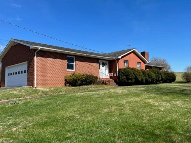 4445 E Pine Street, Mount Airy, NC 27030