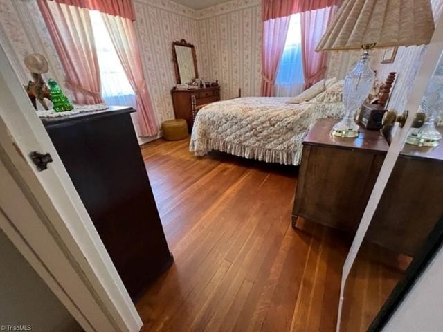 4445 E Pine Street, Mount Airy, NC 27030