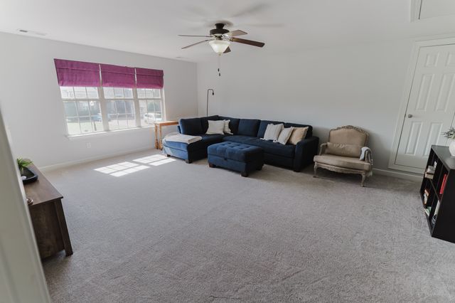 1055 Sierra Gorda Dr, Gallatin, TN 37066