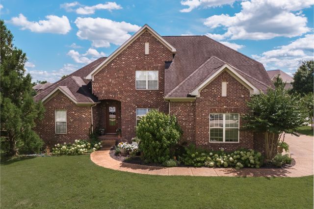 1055 Sierra Gorda Dr, Gallatin, TN 37066