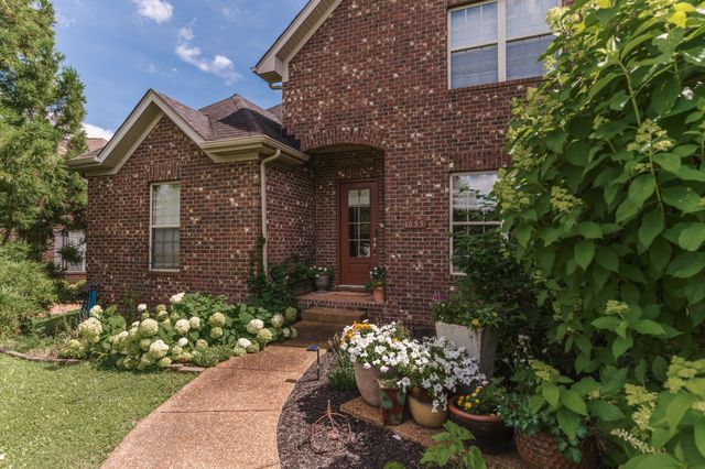 1055 Sierra Gorda Dr, Gallatin, TN 37066