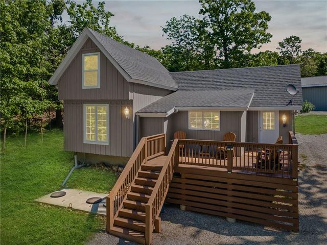 10057 Otter Road, Clinton, MO 64735