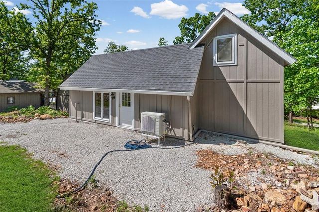 10057 Otter Road, Clinton, MO 64735