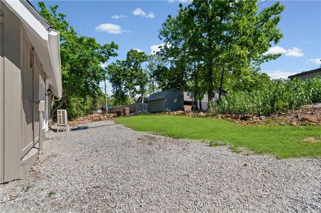 10057 Otter Road, Clinton, MO 64735