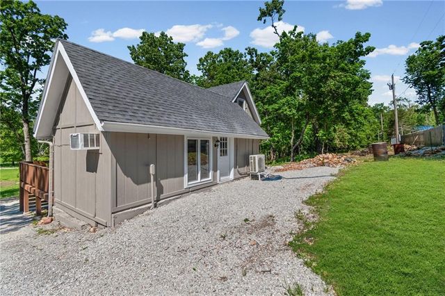 10057 Otter Road, Clinton, MO 64735